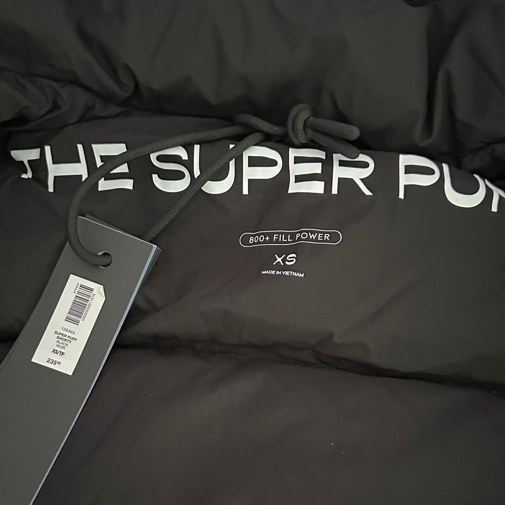 Aritzia Black Puffer Jacket shorty - Picture 2 of 7